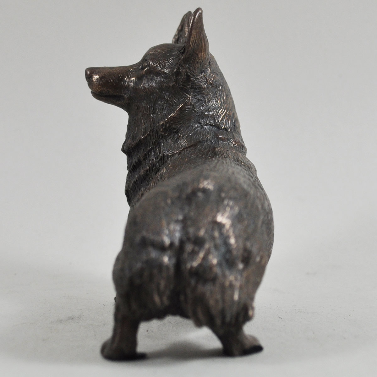 corgi dog statue