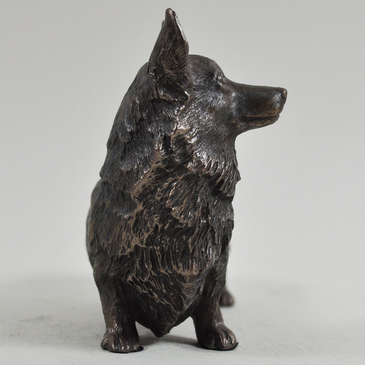 corgi dog statue