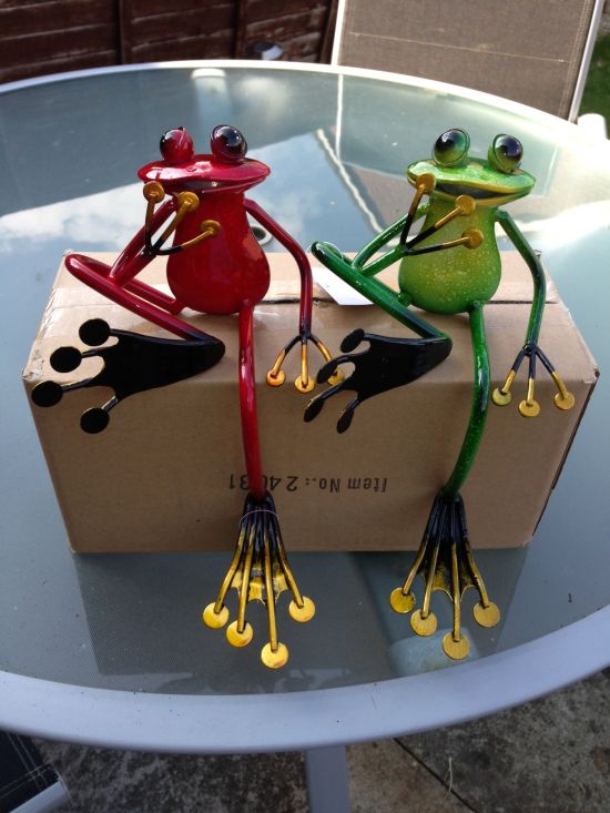 SUPERB SHELF SITTING METAL GARDEN FROG SCULPTURE ORNAMENT FIGURE FROGS